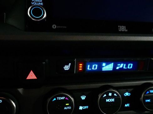 Used 2022 Toyota Tacoma TRD Off-Road w/ TRD Premium Off Road Package image 24