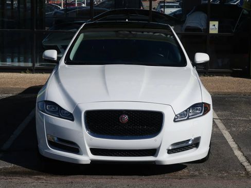Used 2019 Jaguar XJ R-Sport image 4