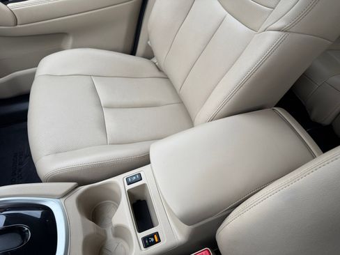 Used 2016 Nissan Rogue SL w/ SL Premium Package image 14