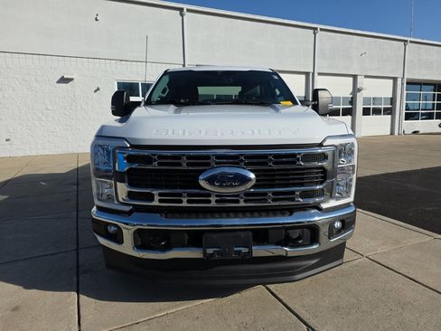Used 2023 Ford F250 XLT image 2