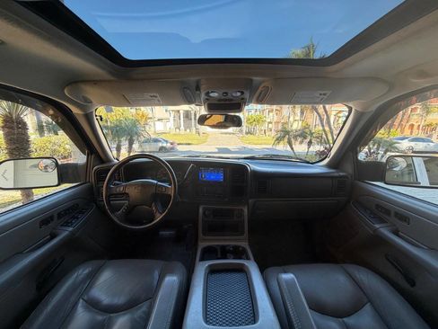 Used 2005 Chevrolet Avalanche 2500 w/ Preferred Equipment Group image 68