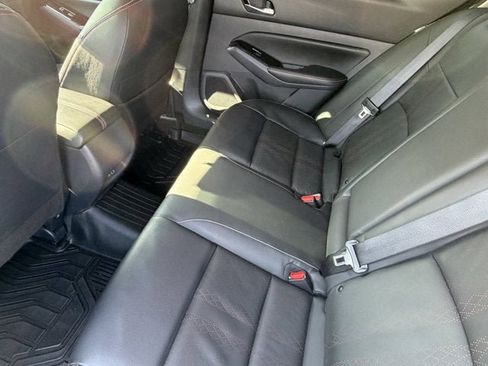 Used 2025 Nissan Altima 2.5 SR w/ SR Premium Package image 13