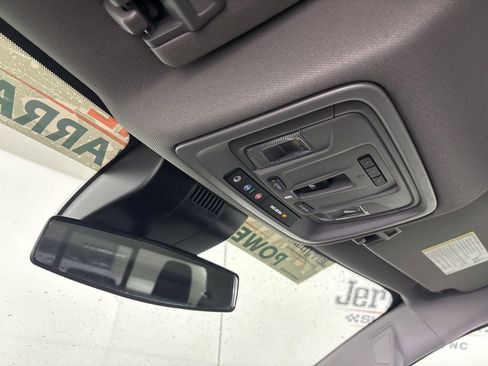 Used 2024 GMC Sierra 1500 SLE w/ Preferred Package image 19