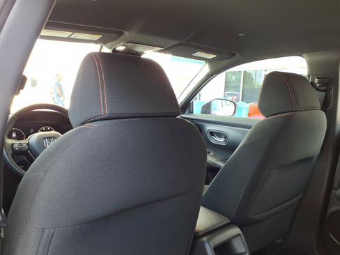 Used 2025 Honda HR-V Sport image 10