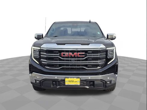 Used 2024 GMC Sierra 1500 SLT image 2