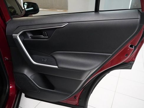 Used 2020 Toyota RAV4 LE image 25