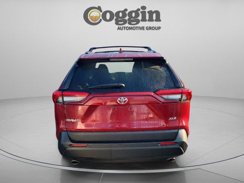 Used 2025 Toyota RAV4 XLE image 4