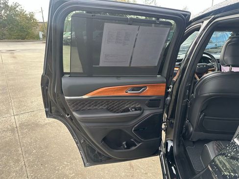 Used 2023 Jeep Grand Cherokee Summit image 22