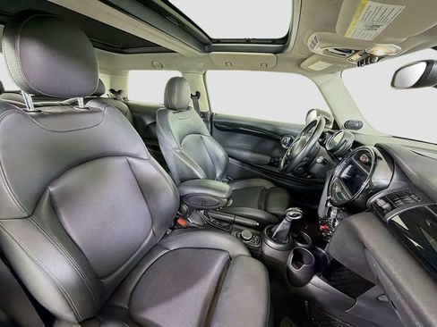 Used 2019 MINI Cooper 2-Door Hardtop w/ Signature Upholstery Package FWD image 30