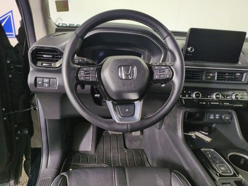 Used 2024 Honda Pilot Elite image 16