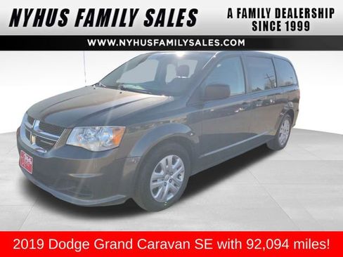 Used 2019 Dodge Grand Caravan SE w/ UConnect Hands-Free Group image 1
