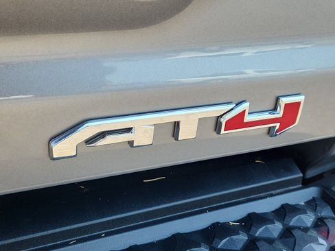 Used 2024 GMC Canyon AT4 w/ AT4 Premium Package AWD/4WD image 6