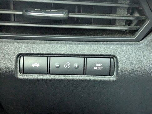 Used 2024 Nissan Altima 2.5 SV image 23