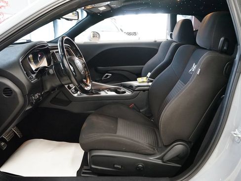 Used 2022 Dodge Challenger R/T Scat Pack RWD image 33