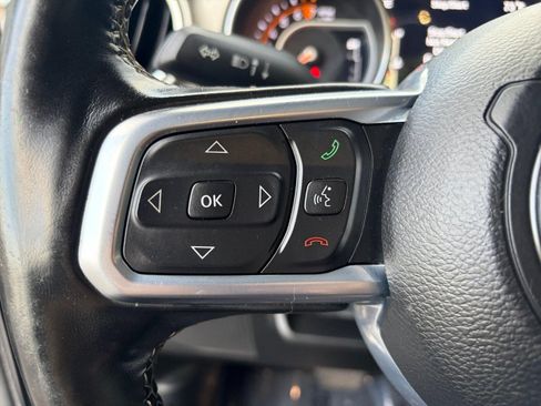 Used 2020 Jeep Wrangler Unlimited Sahara AWD/4WD image 32