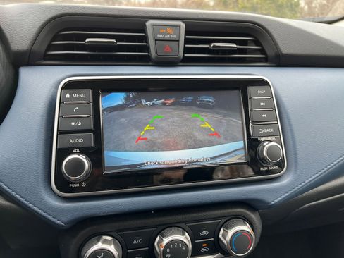 Used 2025 Nissan Versa SV image 17