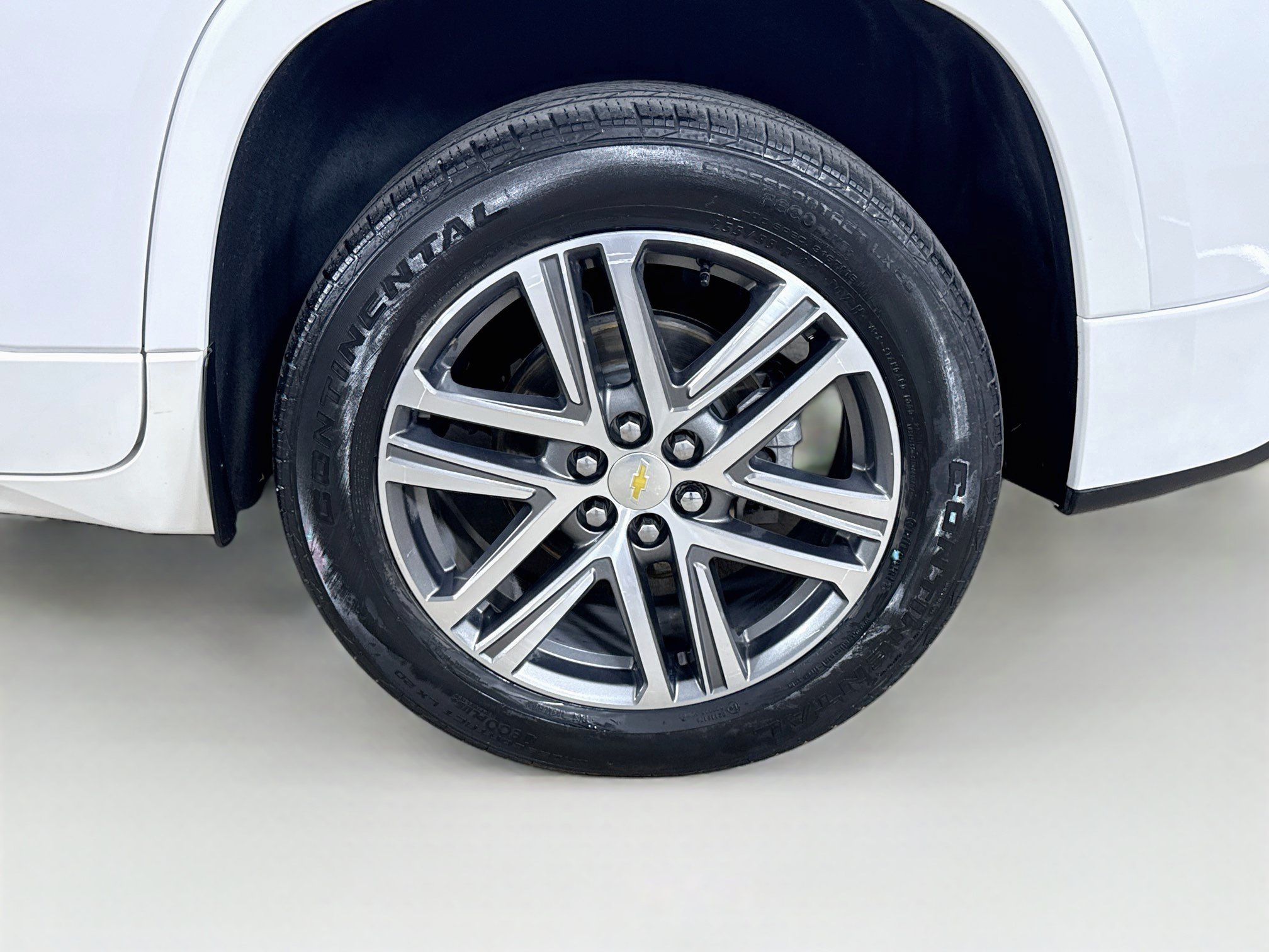 Used 2023 Chevrolet Traverse High Country FWD image 35