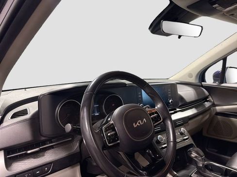 Used 2022 Kia Carnival LX FWD image 10