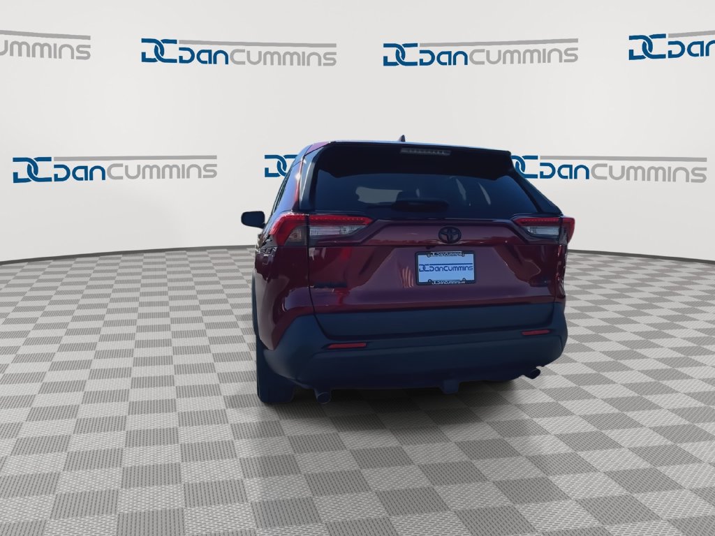 Used 2022 Toyota RAV4 LE AWD/4WD image 7