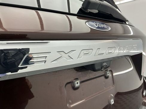 Used 2020 Ford Explorer XLT w/ Equipment Group 202A image 27