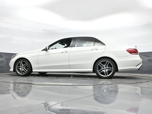 Used 2016 Mercedes-Benz E 350 4MATIC Sedan image 43