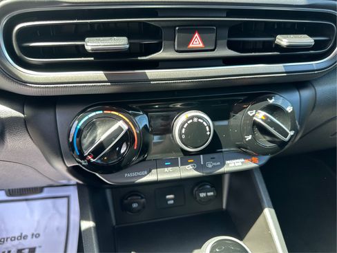Used 2023 Hyundai Kona SEL AWD/4WD image 27