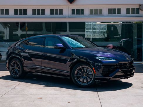 Used 2025 Lamborghini Urus SE AWD/4WD image 1