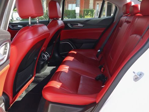 Used 2019 Alfa Romeo Giulia RWD image 38