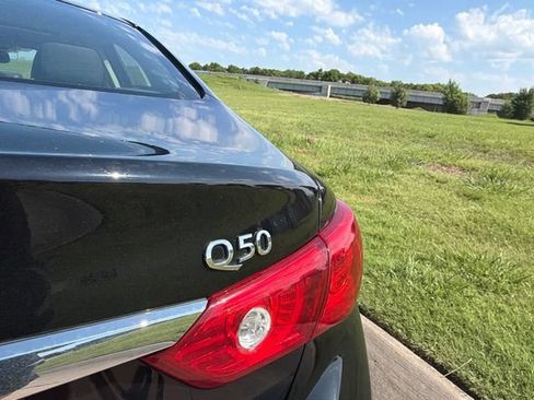 Used 2015 INFINITI Q50 Premium w/ Deluxe Touring Package AWD/4WD image 4