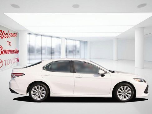 Used 2019 Toyota Camry L image 5