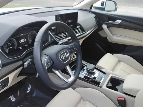 Certified 2024 Audi Q5 e Premium w/ Convenience Package image 15