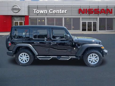 Used 2023 Jeep Wrangler Unlimited Sport w/ Sun And Sound Package AWD/4WD image 8
