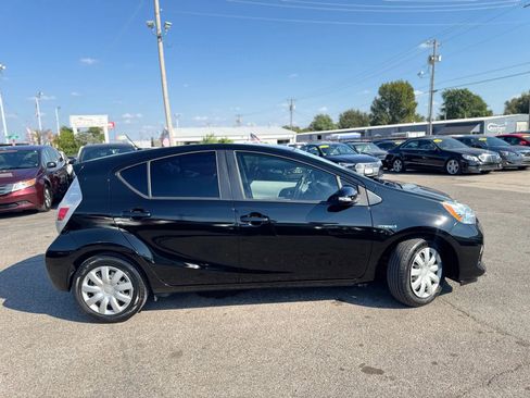 Used 2014 Toyota Prius C Two image 2