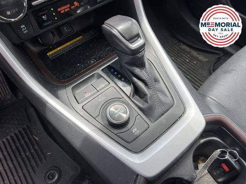 Used 2020 Toyota RAV4 Limited AWD/4WD image 16