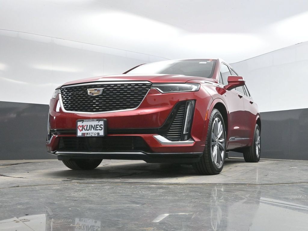 Used 2021 Cadillac XT6 Premium Luxury w/ Platinum Package AWD/4WD image 37