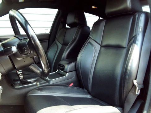 Used 2020 Dodge Charger SXT w/ Leather Interior Group RWD image 13