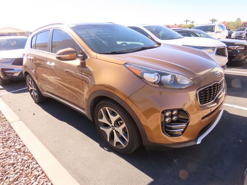 Used 2017 Kia Sportage SX image 2