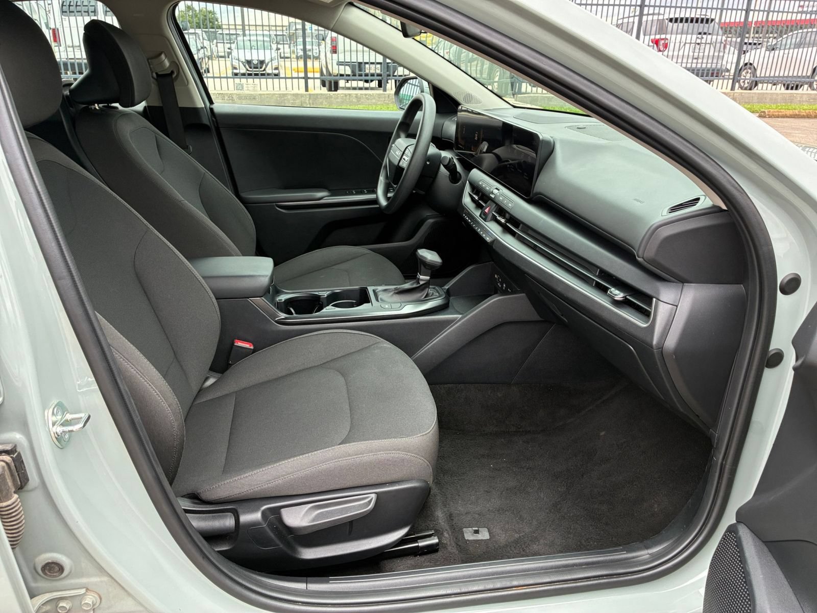 Used 2026 Kia K4 FWD image 34