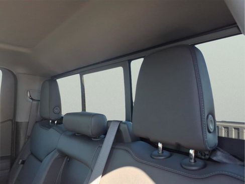 New 2026 Chevrolet Silverado 1500 LT Trail Boss w/ LT Trail Boss Premium Package AWD/4WD image 11