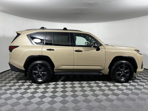 Used 2025 Lexus LX 700h Overtrail AWD/4WD image 4