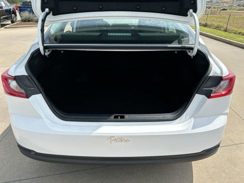 Used 2025 Toyota Camry LE image 23