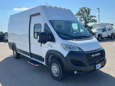 Used 2024 RAM ProMaster 3500 w/ Delivery Van Package image 39