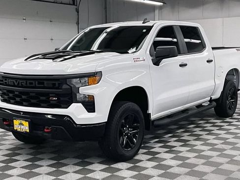 Used 2025 Chevrolet Silverado 1500 Custom Trail Boss AWD/4WD image 12