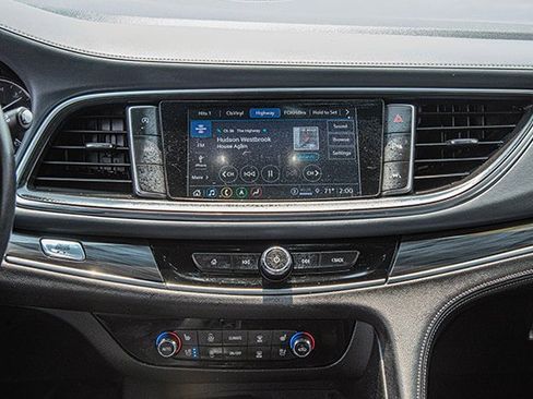 Used 2024 Buick Enclave Premium image 11