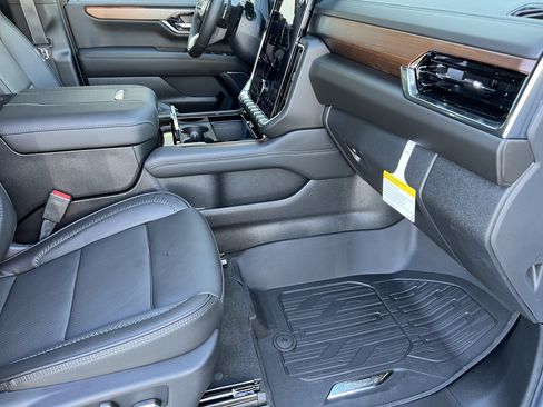 New 2026 GMC Yukon Denali w/ Denali Reserve Package AWD/4WD image 28