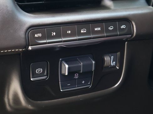 Used 2023 Cadillac Escalade ESV Sport Platinum AWD/4WD image 32