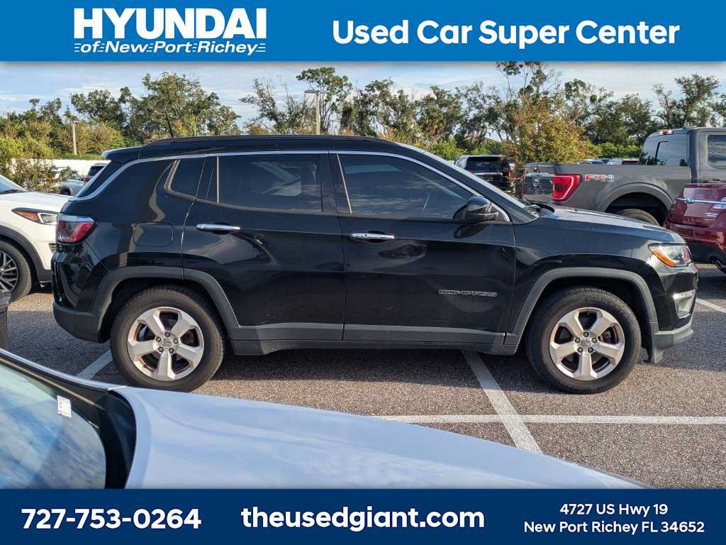 Used 2018 Jeep Compass Latitude FWD image 2