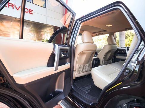 Used 2018 Toyota 4Runner Limited AWD/4WD image 42