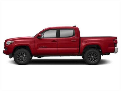 Used 2023 Toyota Tacoma SR5 w/ Technology Package RWD image 3