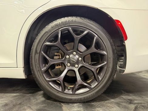 Used 2019 Chrysler 300 Touring w/ Sport Appearance Package RWD image 22